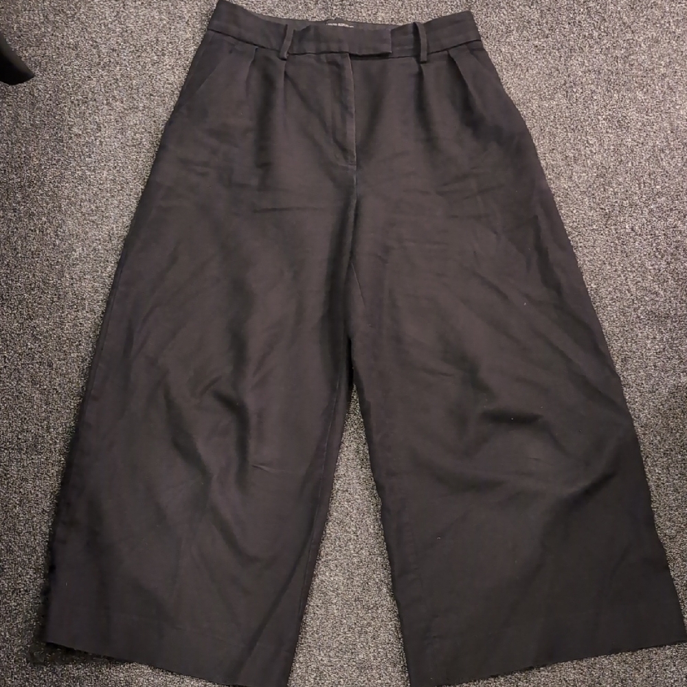 Banana Republic Women's Wide Leg, High Rise Black Trousers (Short!)